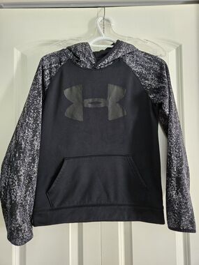 Under Armour Black Hoodie with Gray Digital-Style Sleeves Coldgear